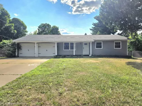 742 Greenridge Rd, Battle Creek, MI 49015