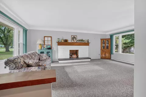 Living - 3411 Balmars Ave, Jackson, MI 49201 photo 1 of 8