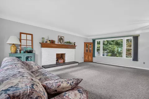 Living - 3411 Balmars Ave, Jackson, MI 49201 photo 2 of 8