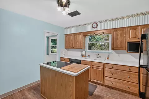 Kitchen - 3411 Balmars Ave, Jackson, MI 49201 photo 2 of 5