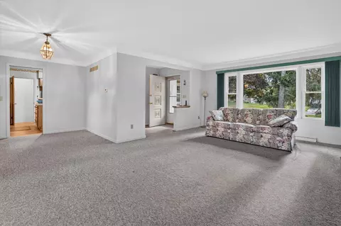 Living - 3411 Balmars Ave, Jackson, MI 49201 photo 4 of 8