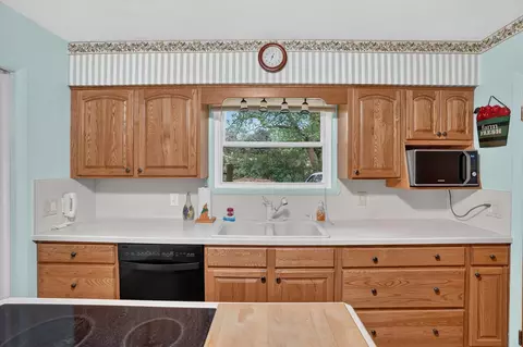 Kitchen - 3411 Balmars Ave, Jackson, MI 49201 photo 5 of 5