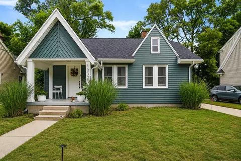 1037 Arlington St NE, Grand Rapids, MI 49505