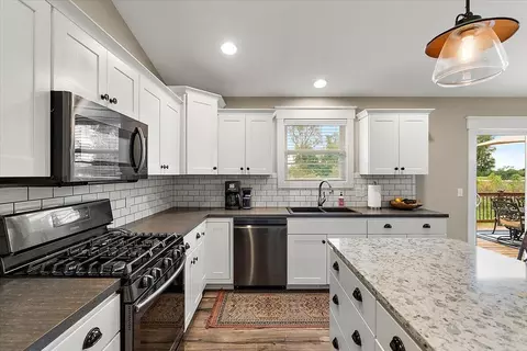 Kitchen - 1812 Sunquest Ave, Dorr, MI 49323 photo 3 of 5