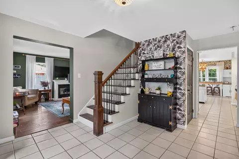 Entry Way - 1210 Gilroy Rd, Jackson, MI 49203 photo 2 of 5