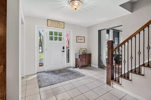 Entry Way - 1210 Gilroy Rd, Jackson, MI 49203 photo 1 of 5