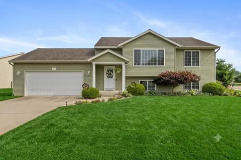 514 Clear Wood Dr SE, Grand Rapids, MI 49548