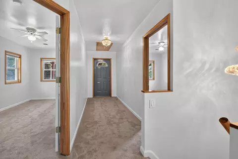 Entry Way - 232 Bender St, Jackson, MI 49202 photo 2 of 5