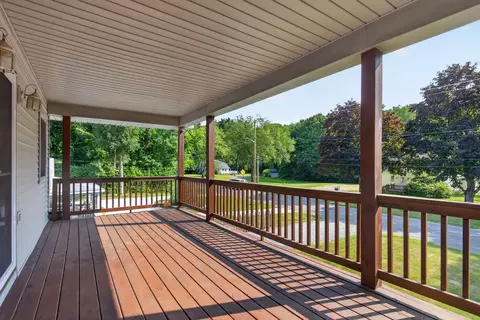 Exterior - 232 Bender St, Jackson, MI 49202 photo 10 of 16