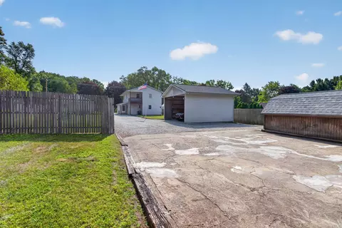 Exterior - 232 Bender St, Jackson, MI 49202 photo 4 of 16