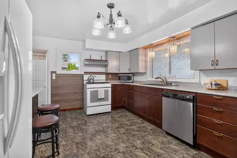 Kitchen - 232 Bender St, Jackson, MI 49202 photo 1 of 4