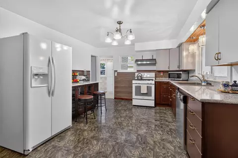 Kitchen - 232 Bender St, Jackson, MI 49202 photo 4 of 4