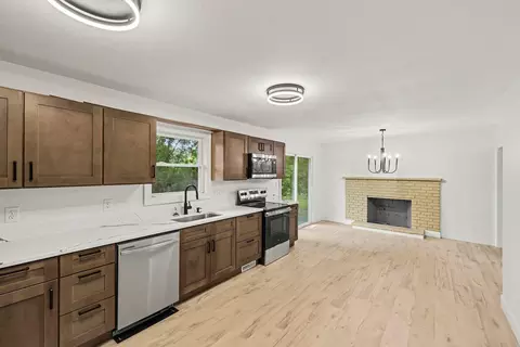 6627 S Jackson Rd, Jackson, MI 49201 photo 3