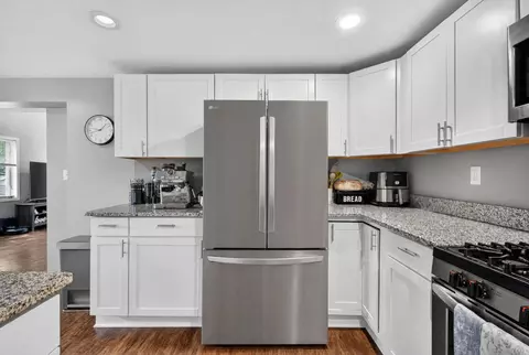 Kitchen - 1113 Napoleon Rd, Jackson, MI 49201 photo 2 of 3