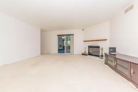 Living - 8002 Willow Rd, Milan, MI 48160 photo 5 of 10