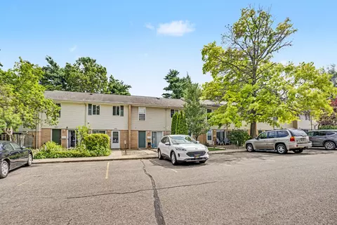 3583 Kenbrooke Ct, Kalamazoo, MI 49006