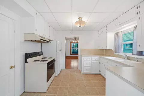 Entry Way - 727 Union St, Jackson, MI 49203 photo 1 of 2