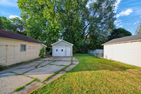 Exterior - 727 Union St, Jackson, MI 49203 photo 4 of 4