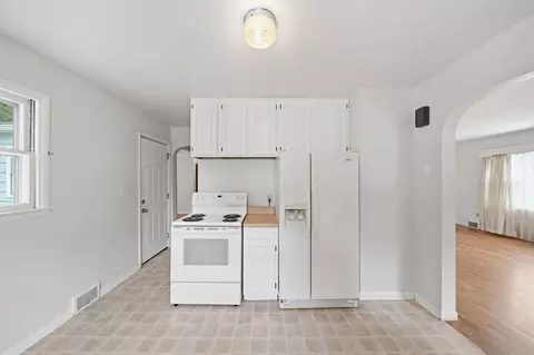 Entry Way - 3109 Queen St, Spring Arbor, MI 49283 photo 1 of 1