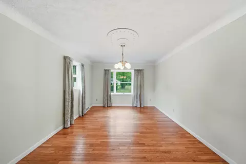Living - 3109 Queen St, Spring Arbor, MI 49283 photo 5 of 6