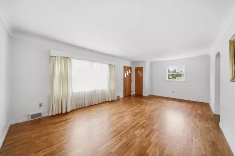 Living - 3109 Queen St, Spring Arbor, MI 49283 photo 1 of 6