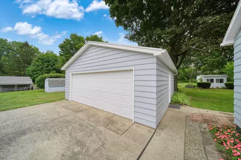 Exterior - 3109 Queen St, Spring Arbor, MI 49283 photo 4 of 13