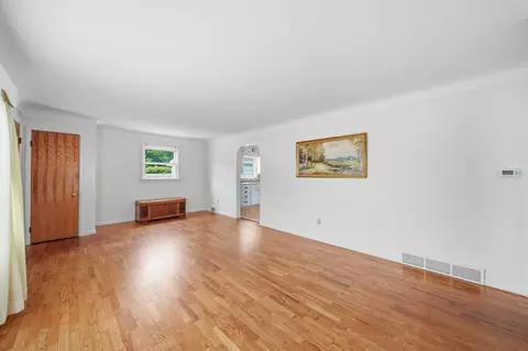 Living - 3109 Queen St, Spring Arbor, MI 49283 photo 2 of 6