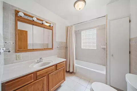 Bath - 3109 Queen St, Spring Arbor, MI 49283 photo 1 of 1