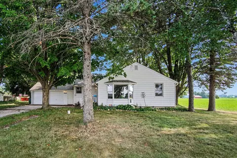 7896 W 56th St, Fremont, MI 49412