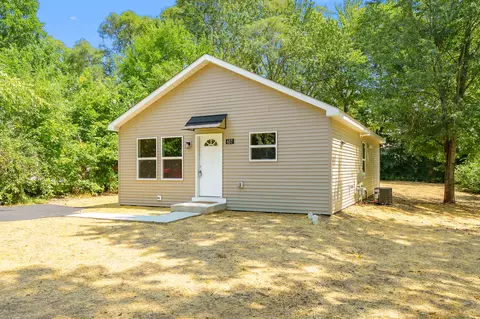 657 Azuba Ave, Kalamazoo, MI 49048