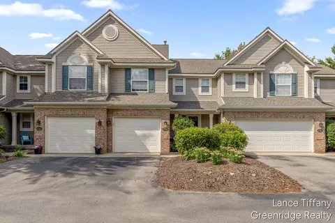 3745 Old Elm Dr SE #7, Kentwood, MI 49512