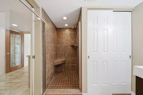 Bath - 11901 Killarny Cir, Jerome, MI 49249 photo 8 of 8