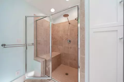 Bath - 11901 Killarny Cir, Jerome, MI 49249 photo 4 of 8