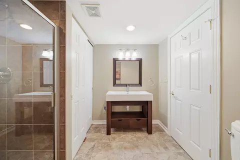 Bath - 11901 Killarny Cir, Jerome, MI 49249 photo 7 of 8
