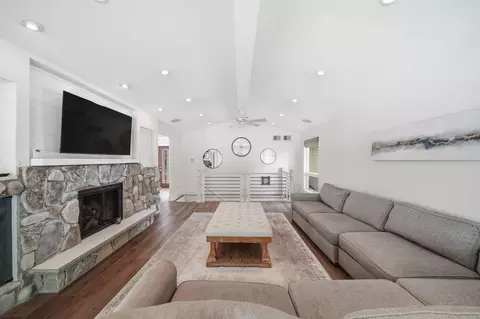 Living - 11901 Killarny Cir, Jerome, MI 49249 photo 5 of 10