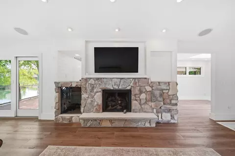 Living - 11901 Killarny Cir, Jerome, MI 49249 photo 4 of 10