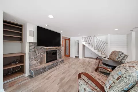 Living - 11901 Killarny Cir, Jerome, MI 49249 photo 9 of 10
