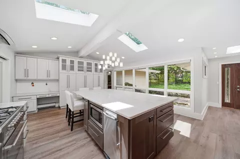 Kitchen - 11901 Killarny Cir, Jerome, MI 49249 photo 9 of 9