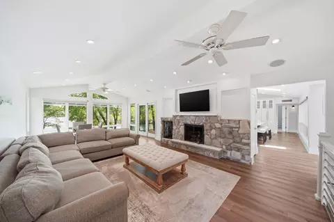 Living - 11901 Killarny Cir, Jerome, MI 49249 photo 3 of 10