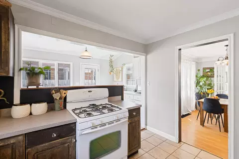 Kitchen - 1100 S Webster St, Jackson, MI 49203 photo 3 of 5