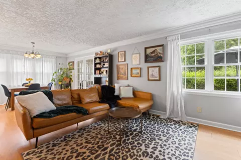 Living - 1100 S Webster St, Jackson, MI 49203 photo 3 of 5