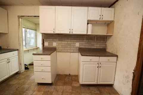 Kitchen - 406 Spring St, Three Rivers, MI 49093 photo 4 of 4