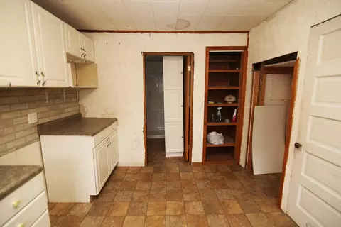 Entry Way - 406 Spring St, Three Rivers, MI 49093 photo 1 of 2