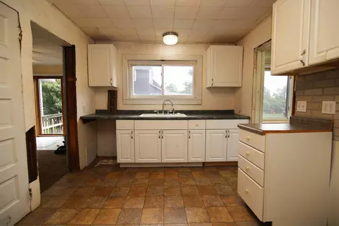 Kitchen - 406 Spring St, Three Rivers, MI 49093 photo 1 of 4