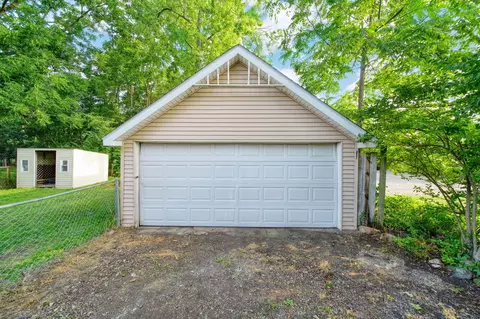 Exterior - 720 Jasper St, Jackson, MI 49203 photo 2 of 7