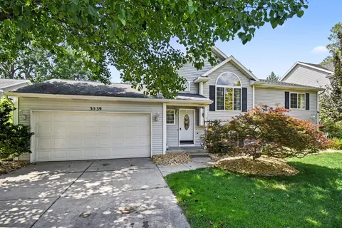 3539 SE Breton Valley Dr SE, Kentwood, MI 49512