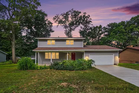 1107 Lancelot Dr, Muskegon, MI 49445