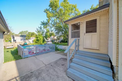Exterior - 622 Kennedy St, Jackson, MI 49202 photo 4 of 9