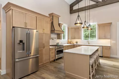 Kitchen - 5846 113th Ave, Pullman, MI 49450 photo 4 of 7