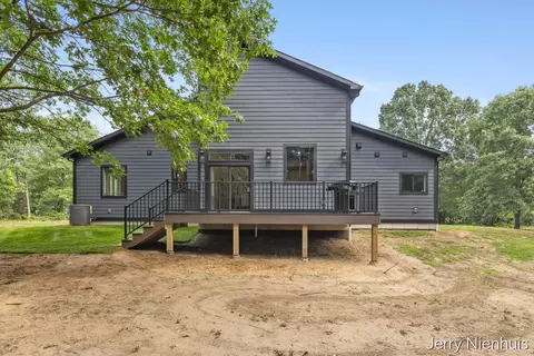 Exterior - 5846 113th Ave, Pullman, MI 49450 photo 8 of 11